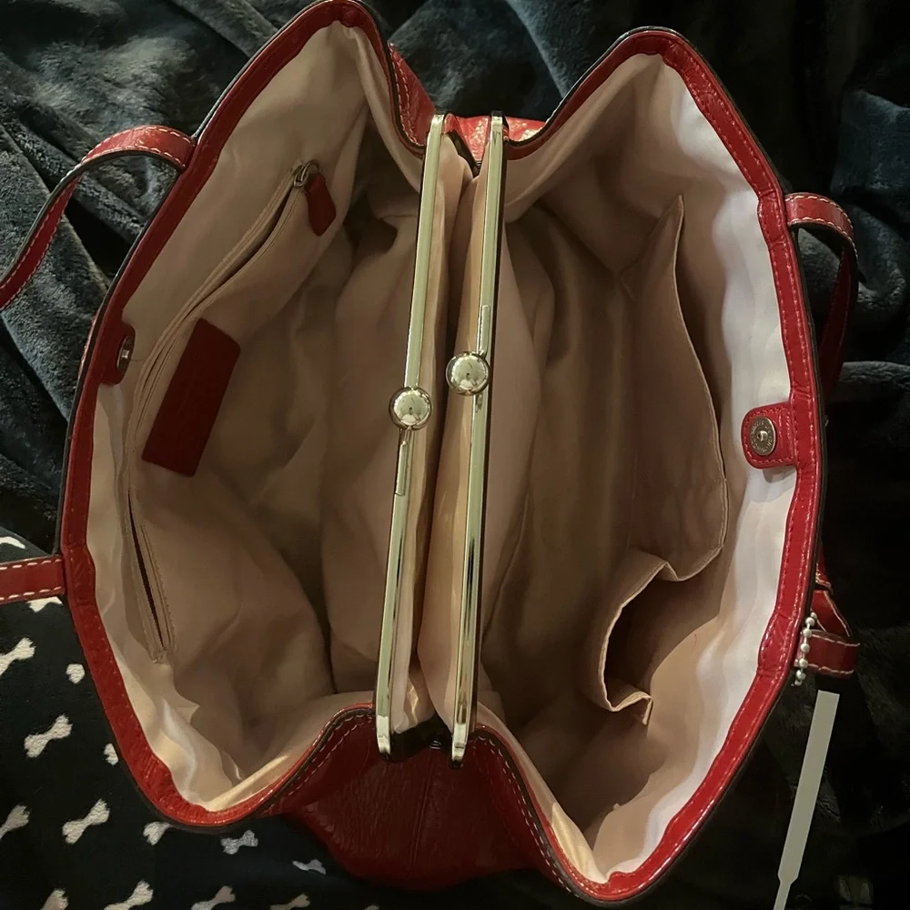 Coach purse - Picture 3 of 5